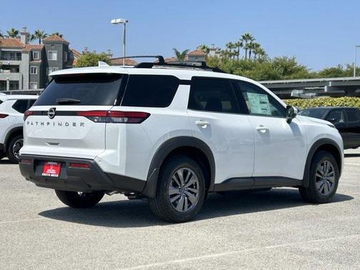 2025 Nissan Pathfinder SV FWD