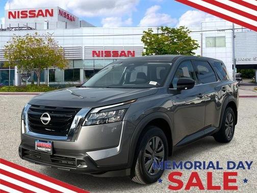 2025 Nissan Pathfinder S FWD