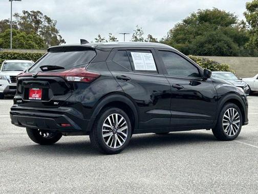 2022 Nissan Kicks SV