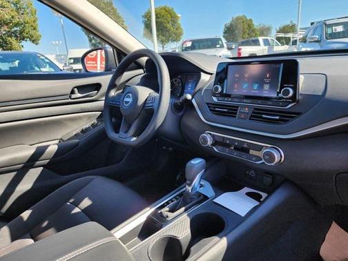 2025 Nissan Altima S FWD