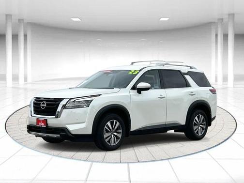 2023 Nissan Pathfinder SL FWD