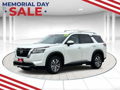 2023 Nissan Pathfinder SL FWD