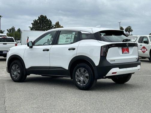 2025 Nissan Kicks S