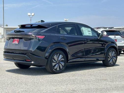 2025 Nissan ARIYA EVOLVE+