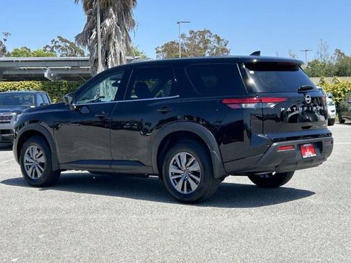 2025 Nissan Pathfinder S 4WD