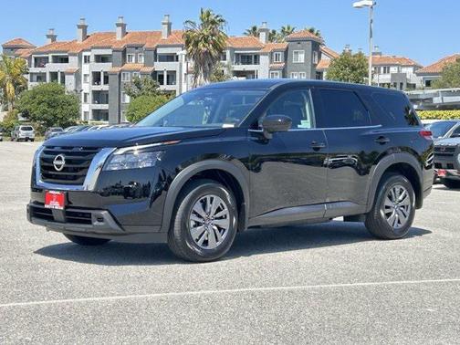 2025 Nissan Pathfinder S 4WD