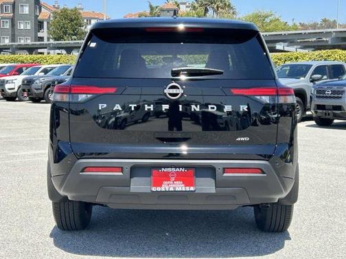 2025 Nissan Pathfinder S 4WD