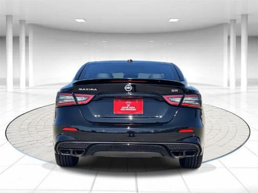 2022 Nissan Maxima SR
