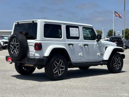 2024 Jeep Wrangler 4-Door Sahara 4x4