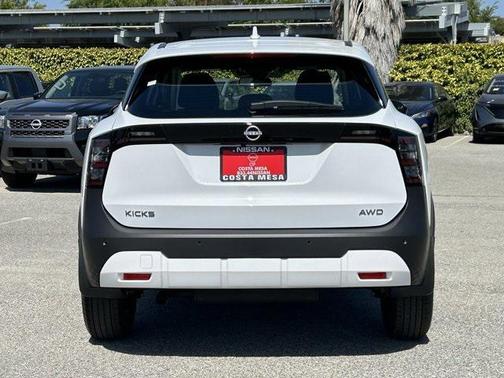 2025 Nissan Kicks S