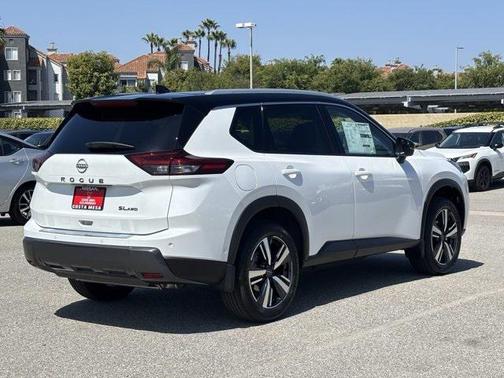 2025 Nissan Rogue SL