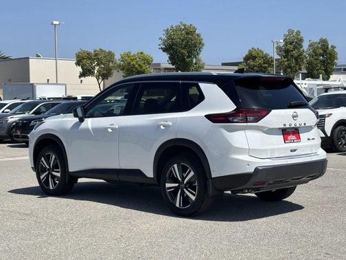 2025 Nissan Rogue SL