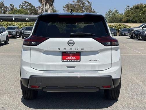 2025 Nissan Rogue SL
