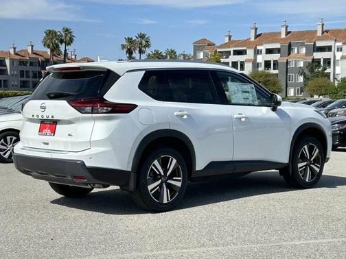 2025 Nissan Rogue SL
