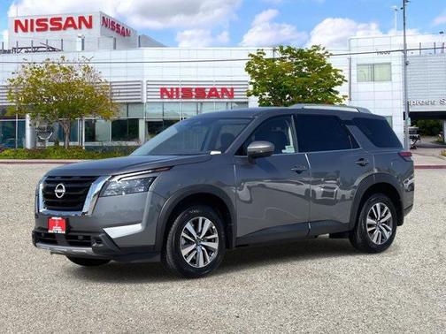 2025 Nissan Pathfinder SL FWD