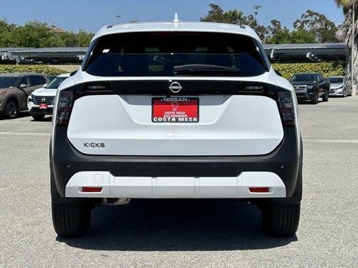 2025 Nissan Kicks SV