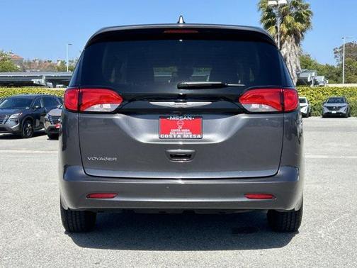 2023 Chrysler Voyager LX
