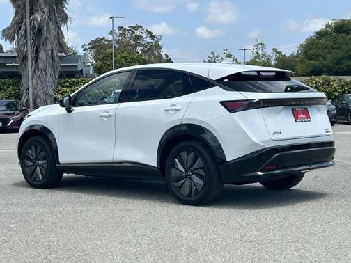 2025 Nissan ARIYA EVOLVE+