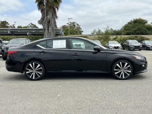 2022 Nissan Altima SR FWD