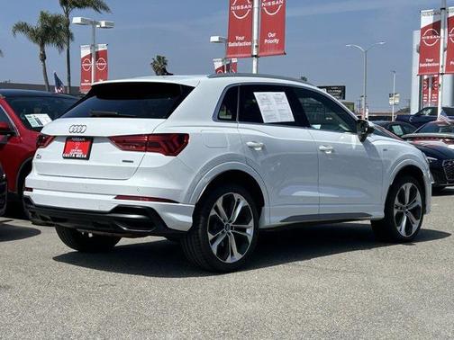 2020 Audi Q3 45 S line Prestige