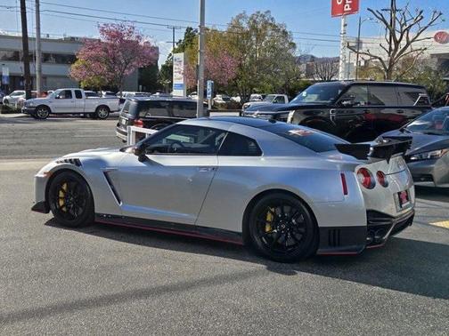 2023 Nissan GT-R NISMO Dual-clutch 6-Speed Transmission