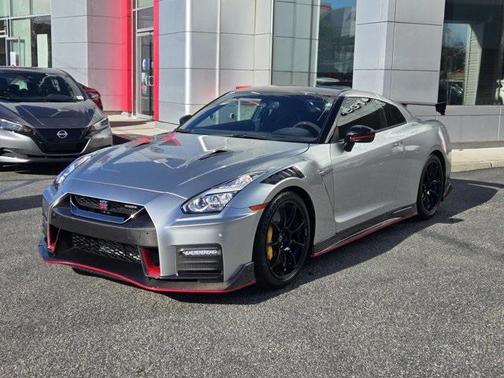 2023 Nissan GT-R NISMO Dual-clutch 6-Speed Transmission