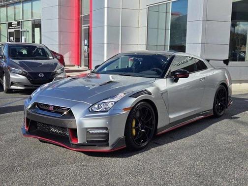 2023 Nissan GT-R NISMO Dual-clutch 6-Speed Transmission