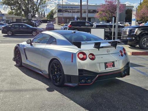 2023 Nissan GT-R NISMO Dual-clutch 6-Speed Transmission
