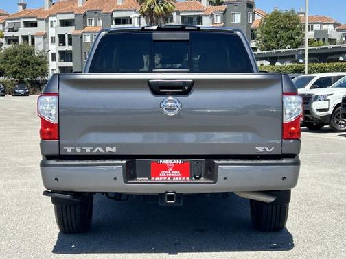 2021 Nissan Titan SV