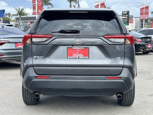 2020 Toyota RAV4 LE