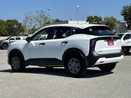 2025 Nissan Kicks S