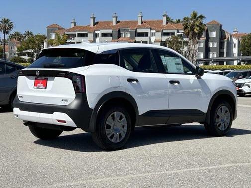 2025 Nissan Kicks S