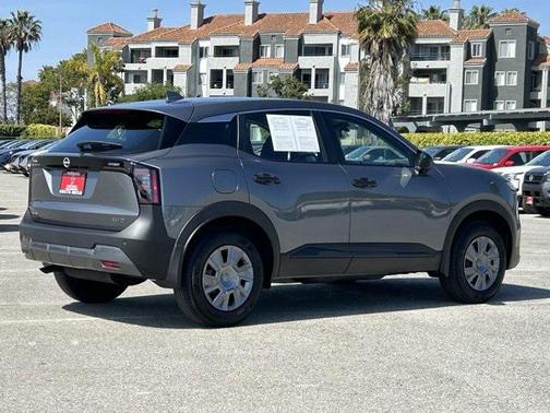2025 Nissan Kicks S