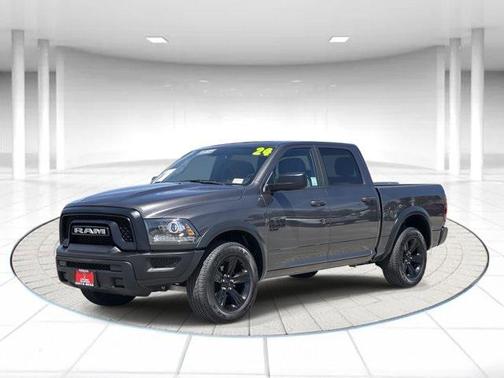 2024 RAM 1500 Classic Warlock Crew Cab 4x2 5'7' Box