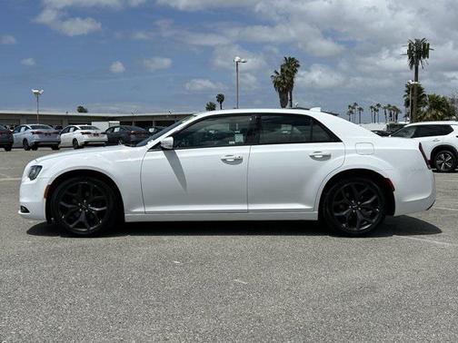 2021 Chrysler 300 S