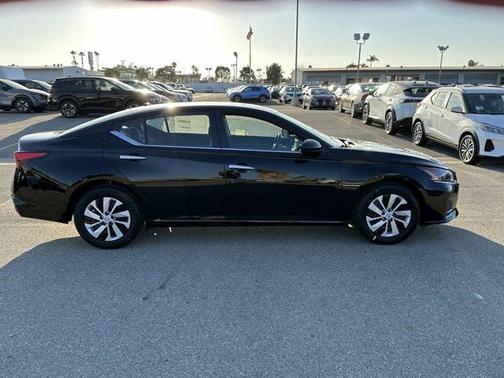 2025 Nissan Altima S FWD