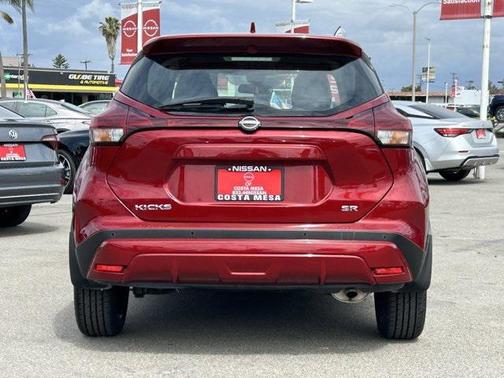 2023 Nissan Kicks SR