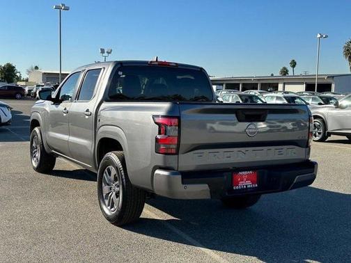 2025 Nissan Frontier SV