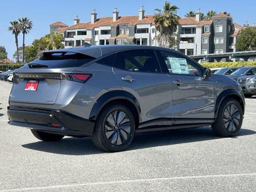2025 Nissan ARIYA EVOLVE+