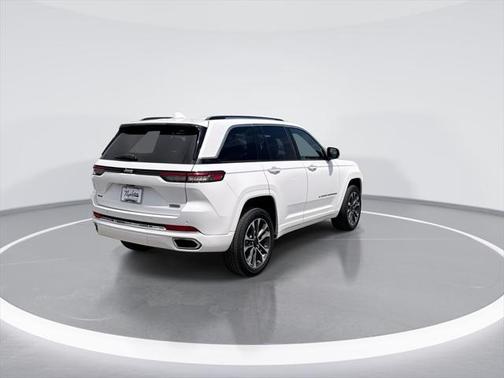 2022 Jeep Grand Cherokee Overland