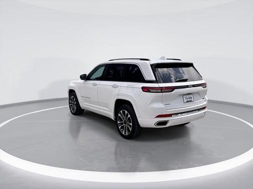 2022 Jeep Grand Cherokee Overland