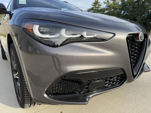 2025 Alfa Romeo Stelvio Sprint AWD