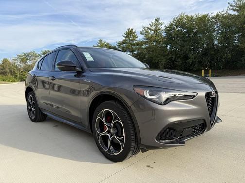2025 Alfa Romeo Stelvio Sprint AWD