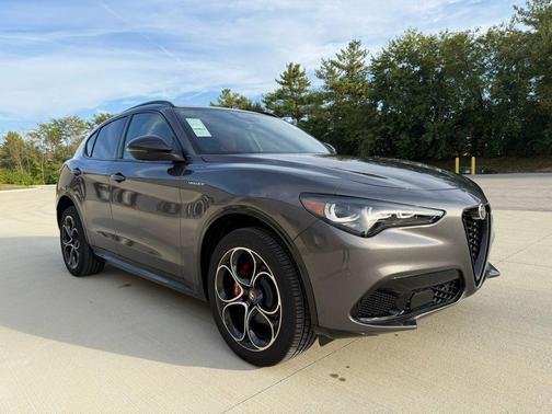 2025 Alfa Romeo Stelvio Sprint AWD