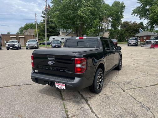 Shadow Black 2025 Ford Maverick Lariat