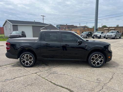 Shadow Black 2025 Ford Maverick Lariat