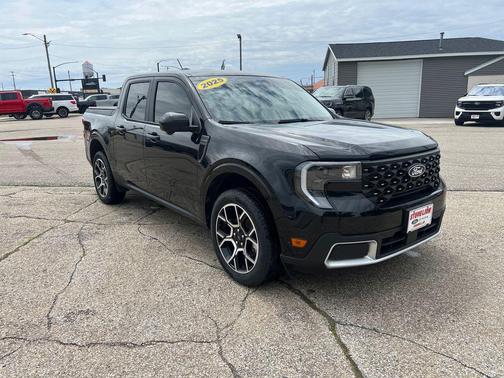 Shadow Black 2025 Ford Maverick Lariat