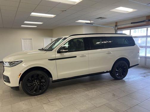 2026 Lincoln Navigator Reserve