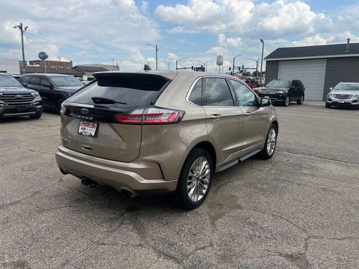 Desert Gold 2021 Ford Edge Titanium