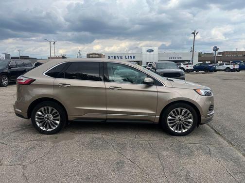 Desert Gold 2021 Ford Edge Titanium